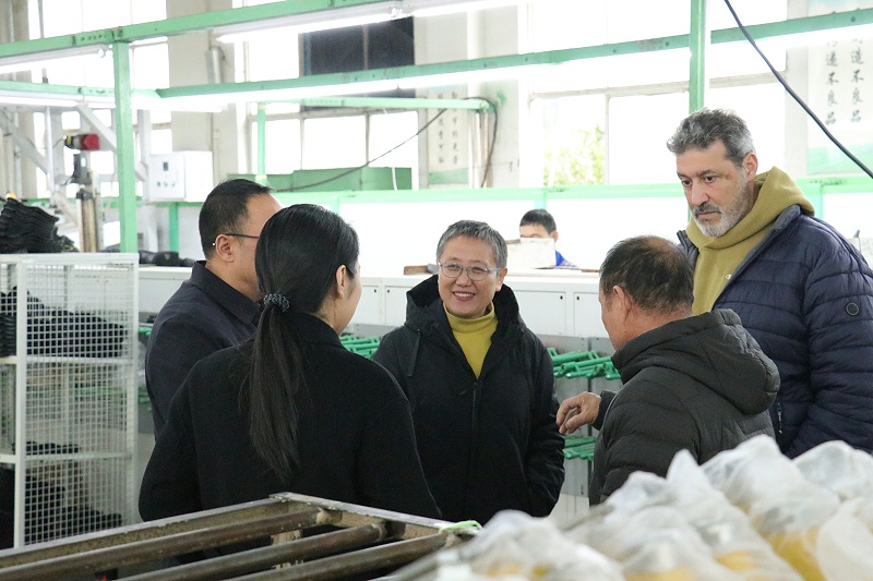 意大利RSA蒞臨百華鞋業洽談項目并成功簽約！